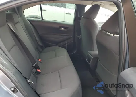 2021 Toyota Corolla Le z USA, uszkodzony, nr VIN JTDEPMAE8MJ118686